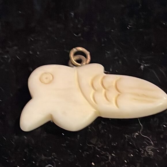 1.25” cream colored carved goldfish/koi charm/pendant with double jump hoop - Picture 2 of 8